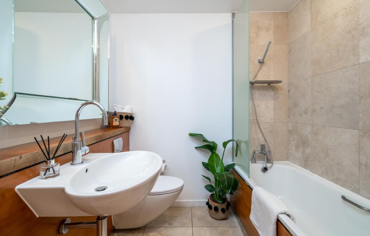 2 Bedroom Apartment With Park Views Shoreditch London Eksteriør billede