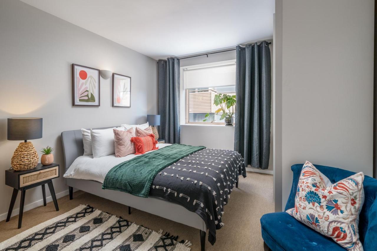 2 Bedroom Apartment With Park Views Shoreditch London Eksteriør billede