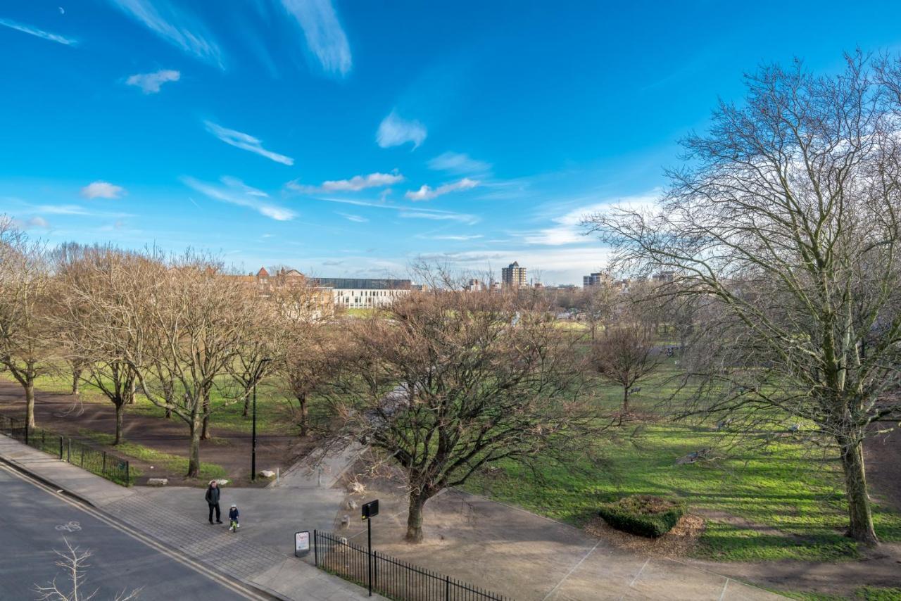 2 Bedroom Apartment With Park Views Shoreditch London Eksteriør billede